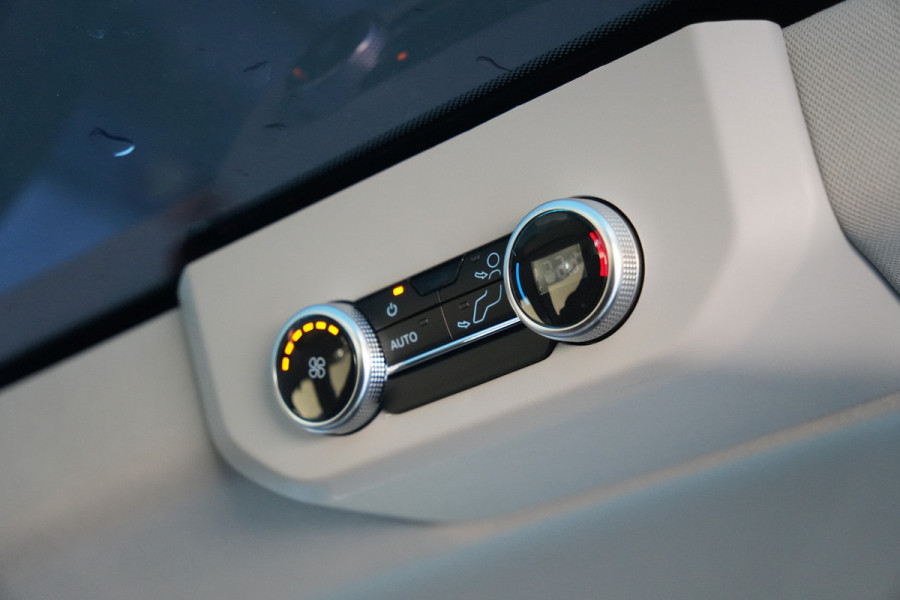 Ford Tourneo Custom 340 2.5 PHEV L2H1 Titanium X 232pk | ACC | Pano | B&O | Elek. schuifdeuren | 360 camera | Elek-Trekhaak | Prijs excl. BTW