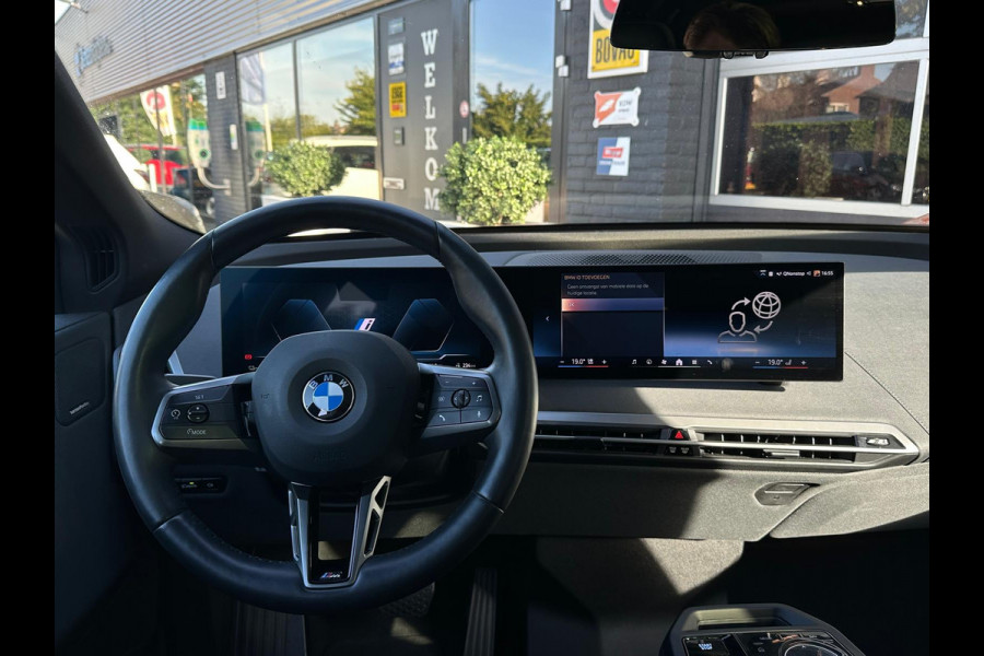 BMW iX xDrive40 Executive, BTW, Pano, Head-Up, Luchtvering, IAS, NAP