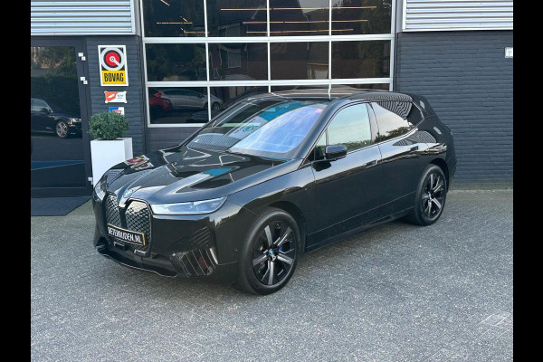 BMW iX xDrive40 Executive, BTW, Pano, Head-Up, Luchtvering, IAS, NAP