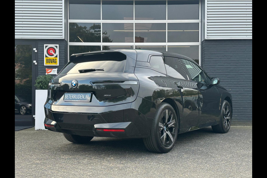 BMW iX xDrive40 Executive, BTW, Pano, Head-Up, Luchtvering, IAS, NAP