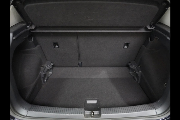 Volkswagen T-Cross 1.0 TSI 110pk Life Business | Trekhaak | Navigatie | ACC | Camera