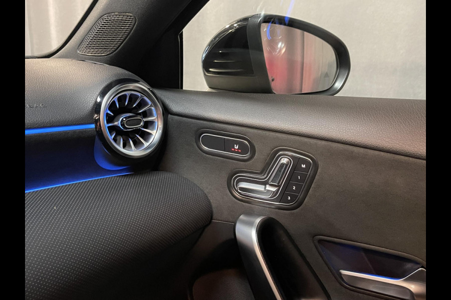 Mercedes-Benz A-Klasse 250 e AMG Line 18"/SOH 93%/Panoramadak/Head-up/Memory l+r/Stoel + stuurverwarming/Matrix LED/360 camera/Keyless/Dodehoek/Apple Carplay & Android Auto