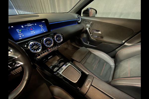 Mercedes-Benz A-Klasse 250 e AMG Line 18"/SOH 93%/Panoramadak/Head-up/Memory l+r/Stoel + stuurverwarming/Matrix LED/360 camera/Keyless/Dodehoek/Apple Carplay & Android Auto
