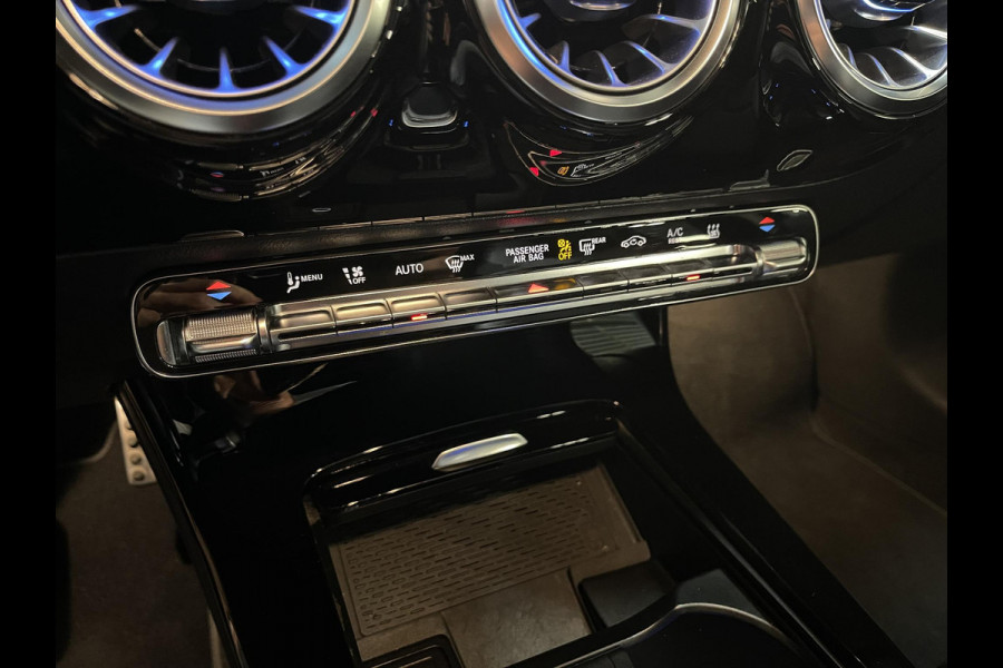 Mercedes-Benz A-Klasse 250 e AMG Line 18"/SOH 93%/Panoramadak/Head-up/Memory l+r/Stoel + stuurverwarming/Matrix LED/360 camera/Keyless/Dodehoek/Apple Carplay & Android Auto