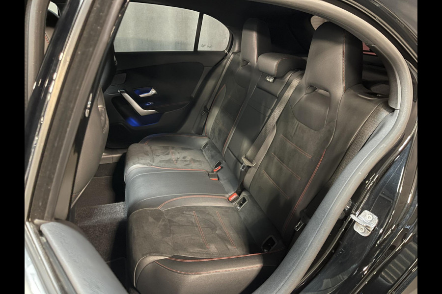Mercedes-Benz A-Klasse 250 e AMG Line 18"/SOH 93%/Panoramadak/Head-up/Memory l+r/Stoel + stuurverwarming/Matrix LED/360 camera/Keyless/Dodehoek/Apple Carplay & Android Auto