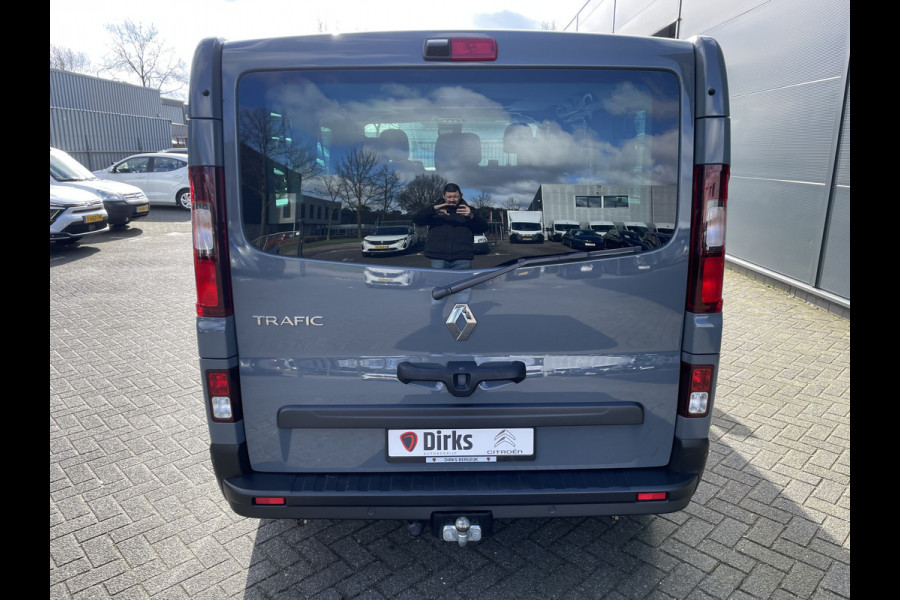 Renault Trafic 150pk L2H1 Grand Luxury (Trekhaak - Camera - LED - 9 pers - Navigatie - Apple Carplay - Keyless Entry - Airco - Parkeersensoren