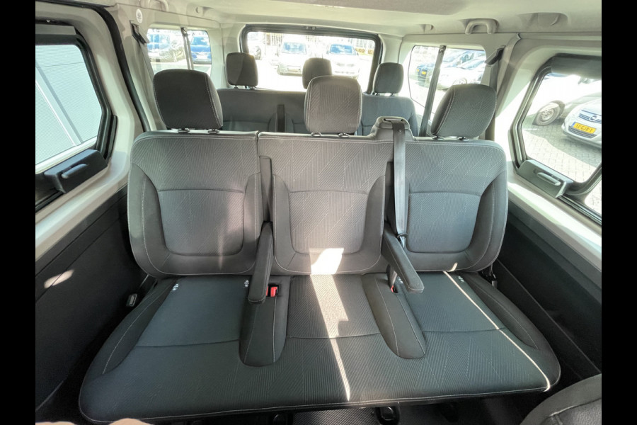 Renault Trafic 150pk L2H1 Grand Luxury (Trekhaak - Camera - LED - 9 pers - Navigatie - Apple Carplay - Keyless Entry - Airco - Parkeersensoren
