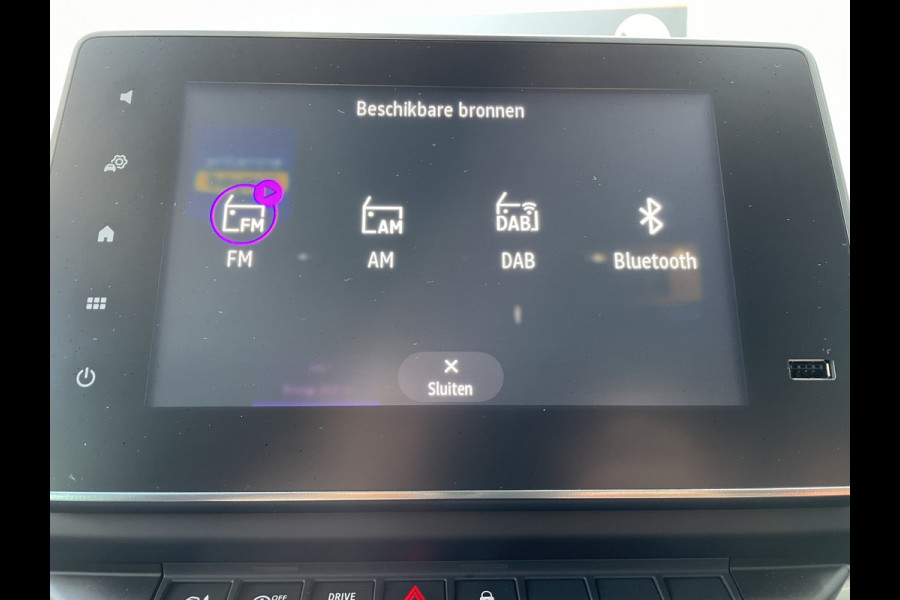 Renault Trafic 150pk L2H1 Grand Luxury (Trekhaak - Camera - LED - 9 pers - Navigatie - Apple Carplay - Keyless Entry - Airco - Parkeersensoren