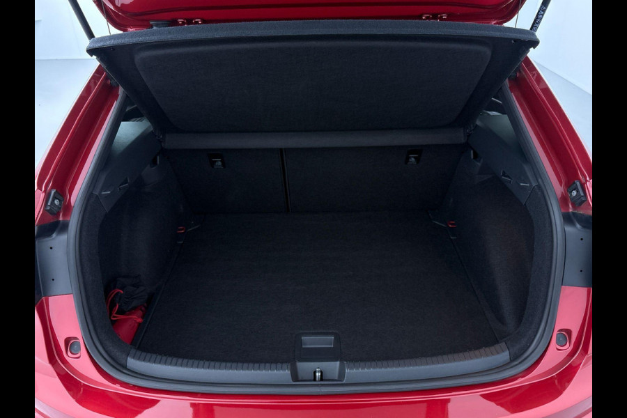 Volkswagen Taigo 1.5 TSI R-Line 150PK DSG | Navigatie via app | Panorama dak | Zwart optiek | Matrix koplampen |