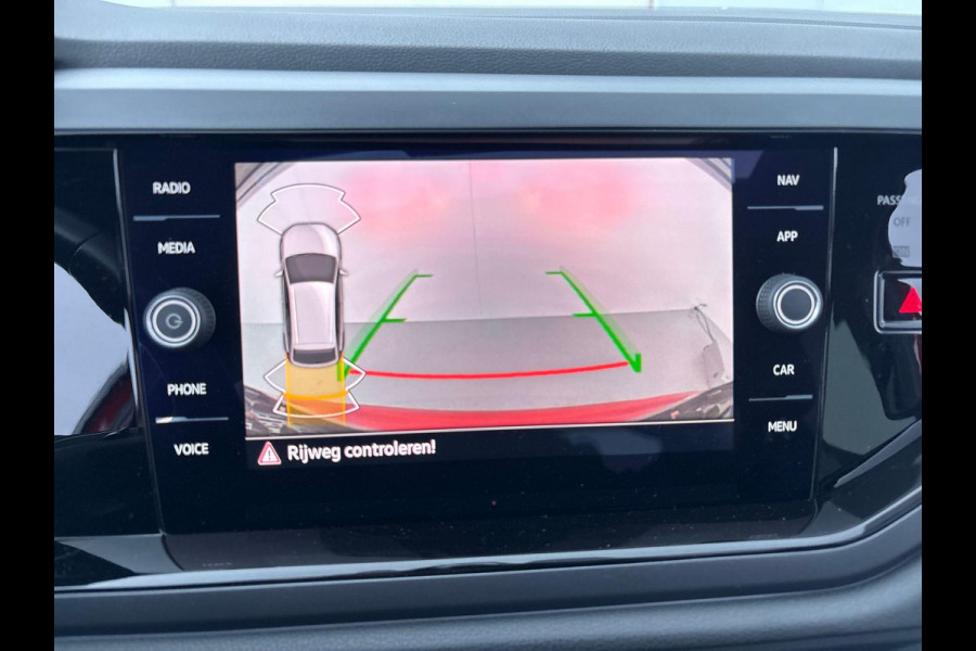 Volkswagen Taigo 1.5 TSI R-Line 150PK DSG | Navigatie via app | Panorama dak | Zwart optiek | Matrix koplampen |