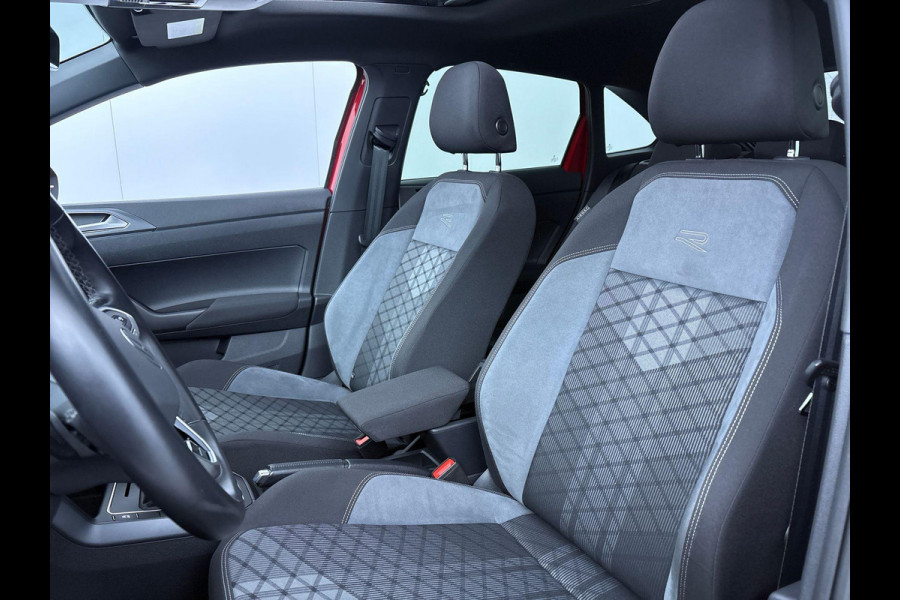 Volkswagen Taigo 1.5 TSI R-Line 150PK DSG | Navigatie via app | Panorama dak | Zwart optiek | Matrix koplampen |