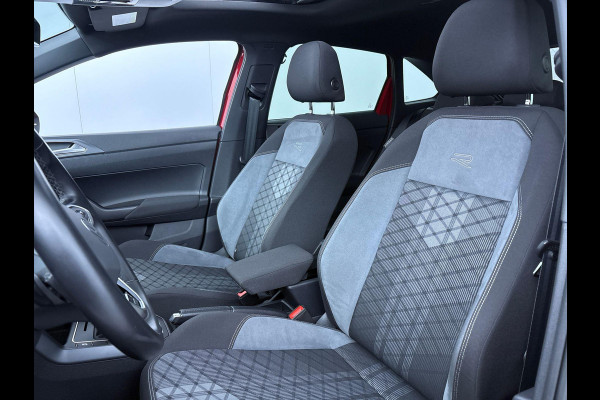 Volkswagen Taigo 1.5 TSI R-Line 150PK DSG | Navigatie via app | Panorama dak | Zwart optiek | Matrix koplampen |