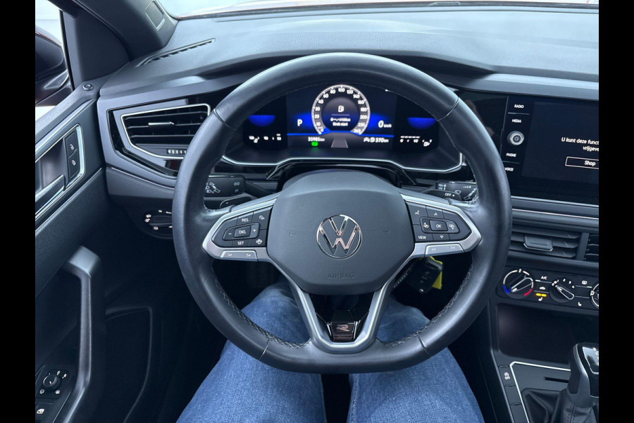 Volkswagen Taigo 1.5 TSI R-Line 150PK DSG | Navigatie via app | Panorama dak | Zwart optiek | Matrix koplampen |