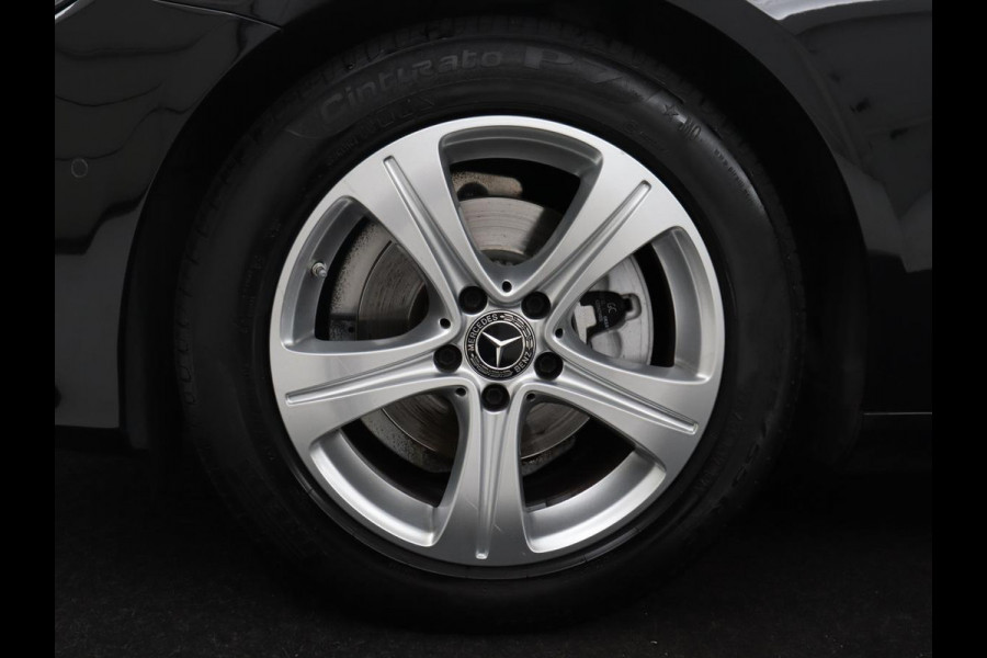 Mercedes-Benz E-Klasse 200 Premium Plus | Burmester Sound | Pano.Dak | Memory | 360 Camera | Stoelverwarming | Keyless Entry | Sfeerverlichting