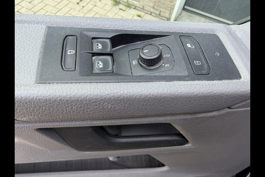 Volkswagen Transporter 2.0 TDI Euro 6 L2H1 28 CarPlay/Cruise Control/leer