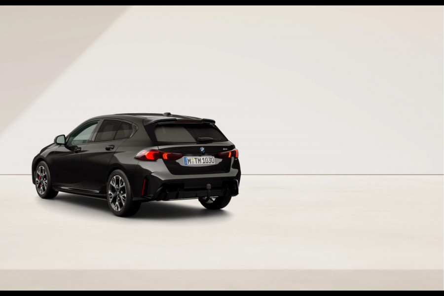 BMW 1-serie 120 M-Sport Pro - Pano - Trekhaak - Premium Pack