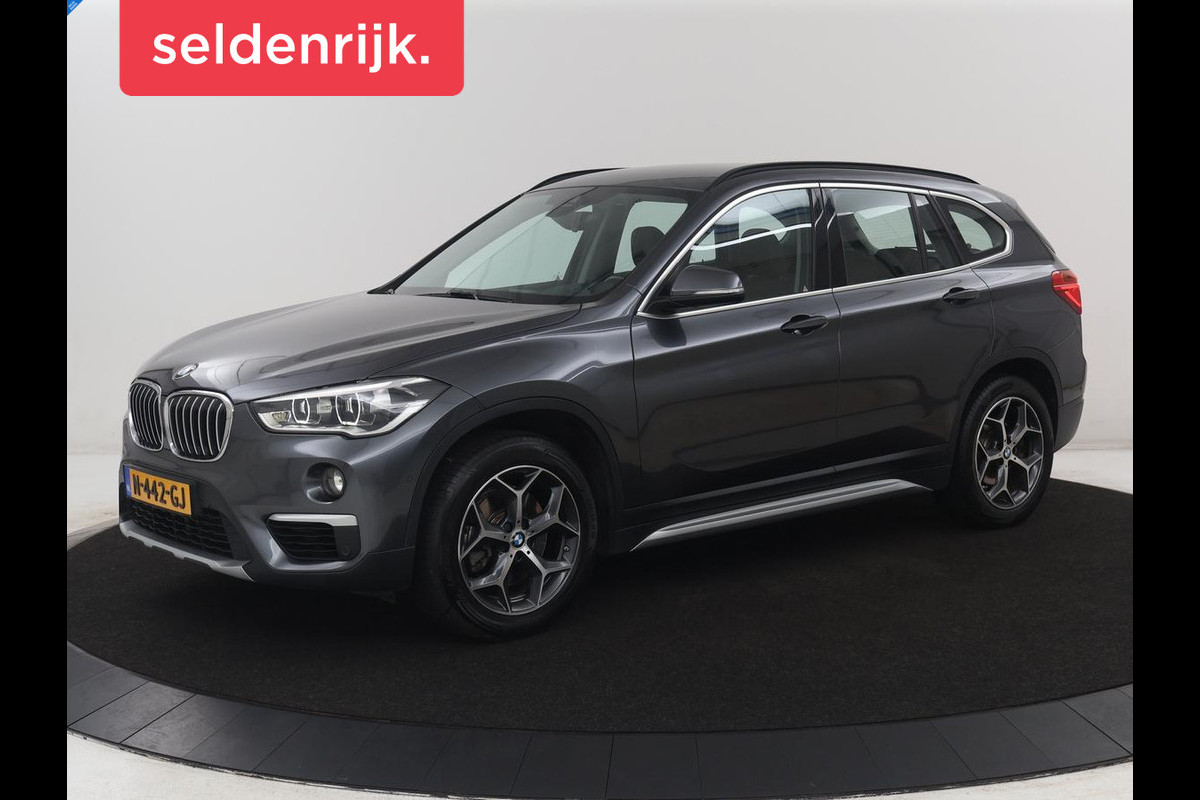 BMW X1 xDrive20i High Executive | Trekhaak | LED | Stoelverwarming | Keyless | Camera |