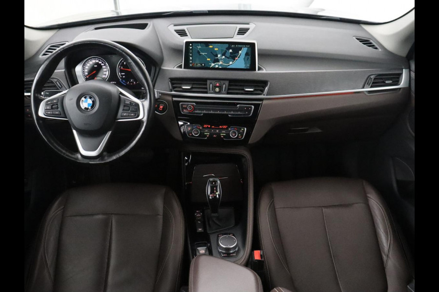 BMW X1 xDrive20i High Executive | Trekhaak | LED | Stoelverwarming | Keyless | Camera |