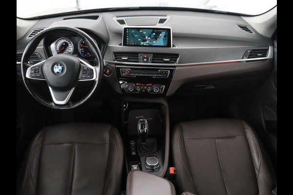 BMW X1 xDrive20i High Executive | Trekhaak | LED | Stoelverwarming | Keyless | Camera |
