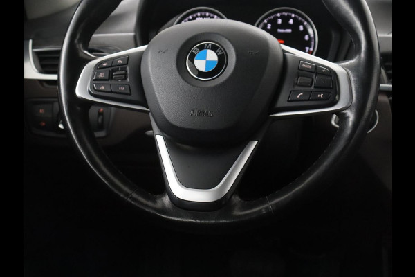 BMW X1 xDrive20i High Executive | Trekhaak | LED | Stoelverwarming | Keyless | Camera |