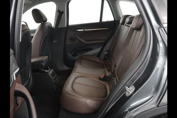 BMW X1 xDrive20i High Executive | Trekhaak | LED | Stoelverwarming | Keyless | Camera |