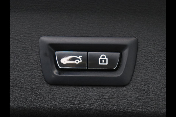BMW X1 xDrive20i High Executive | Trekhaak | LED | Stoelverwarming | Keyless | Camera |