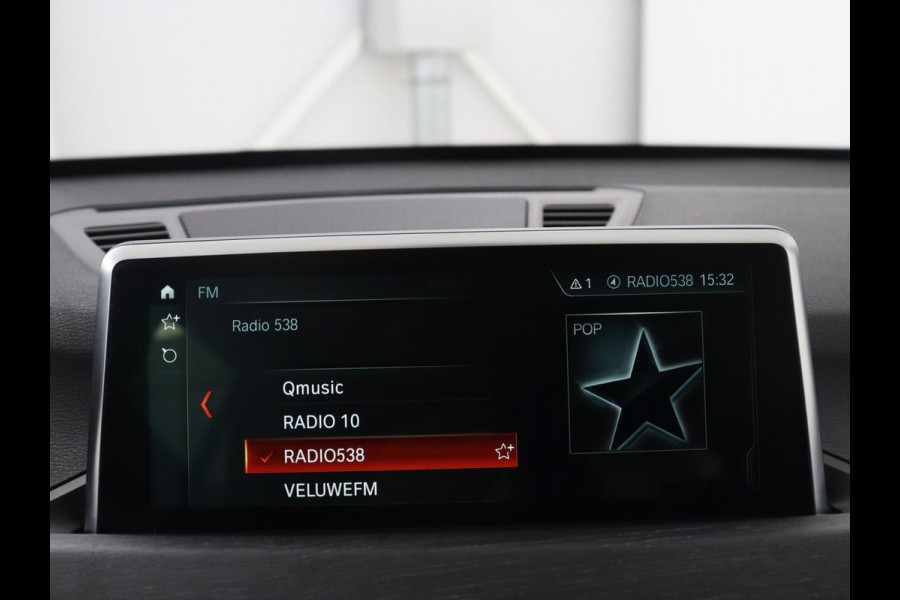 BMW X1 xDrive20i High Executive | Trekhaak | LED | Stoelverwarming | Keyless | Camera |