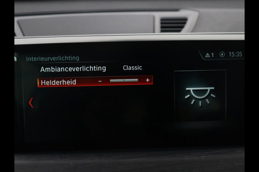 BMW X1 xDrive20i High Executive | Trekhaak | LED | Stoelverwarming | Keyless | Camera |