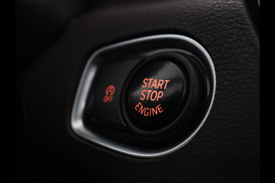 BMW X1 xDrive20i High Executive | Trekhaak | LED | Stoelverwarming | Keyless | Camera |