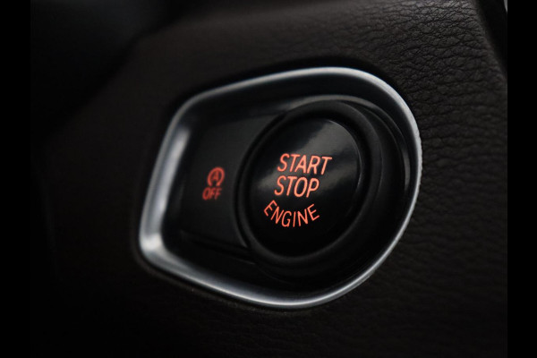 BMW X1 xDrive20i High Executive | Trekhaak | LED | Stoelverwarming | Keyless | Camera |