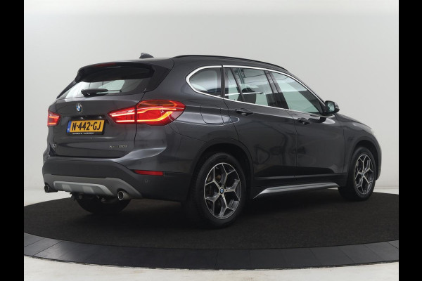 BMW X1 xDrive20i High Executive | Trekhaak | LED | Stoelverwarming | Keyless | Camera |