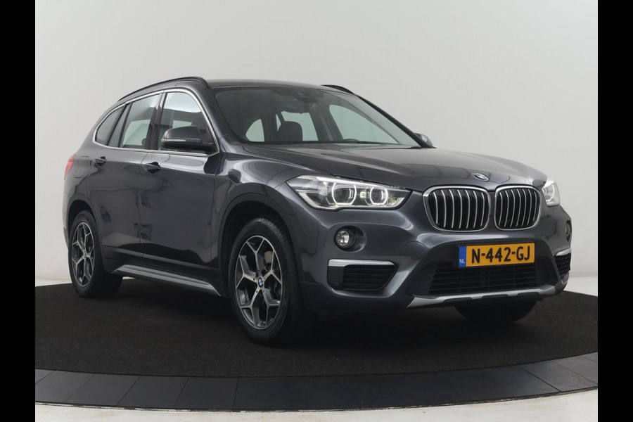 BMW X1 xDrive20i High Executive | Trekhaak | LED | Stoelverwarming | Keyless | Camera |