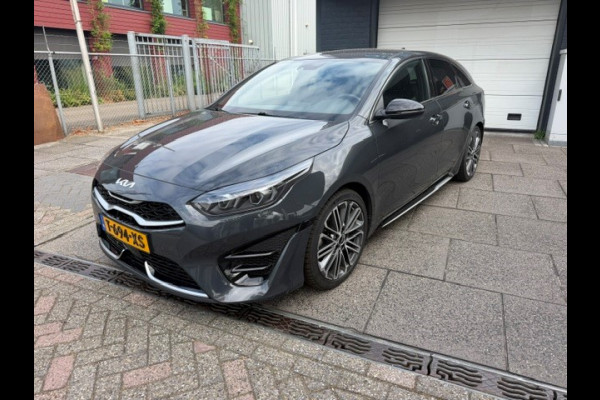 Kia ProCeed 1.5 T-GDi GT-PlusLine 12 maanden Garantie AUT I NAV I PDC I TREKHAAK I LEDRE / ALCANTARA INTERIEUR I 1e EIGENAAR I COMPLETE ONDERHOUDSHISTORIE 12 MAANDEN AUTOTRUST GARANTIE