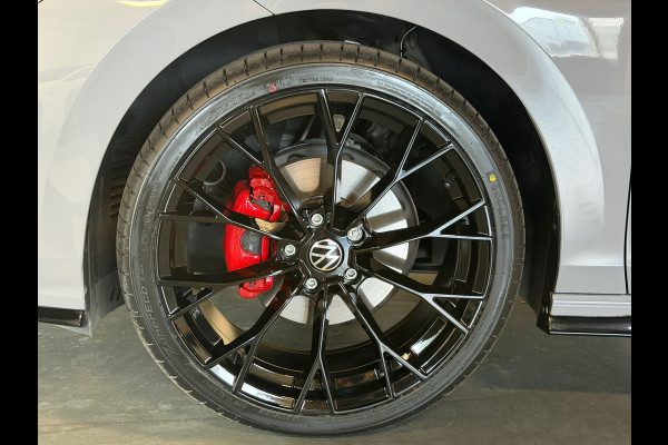 Volkswagen Golf 8.5 1.5 eTSI R-Line Facelift Panorama Camera Nardo