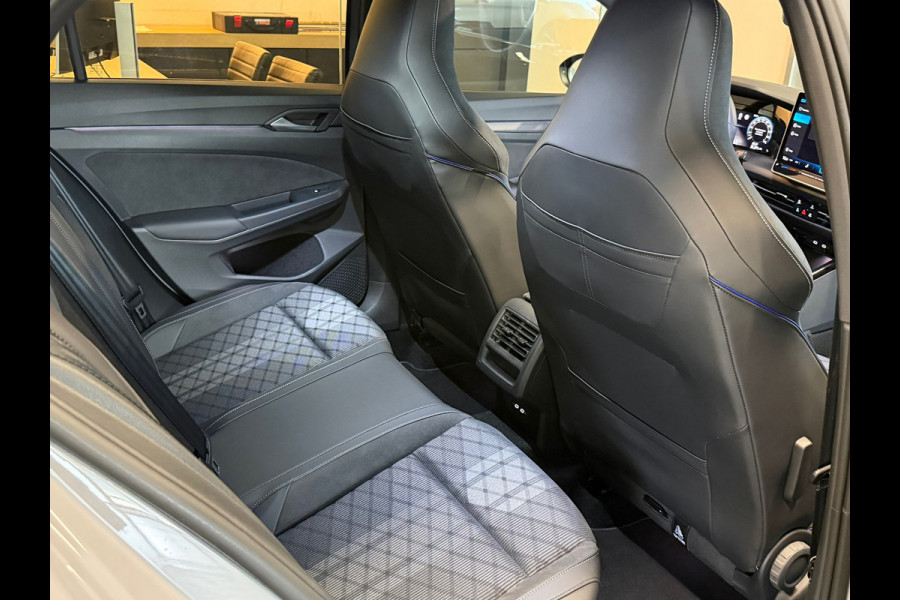 Volkswagen Golf 8.5 1.5 eTSI R-Line Facelift Panorama Camera Nardo