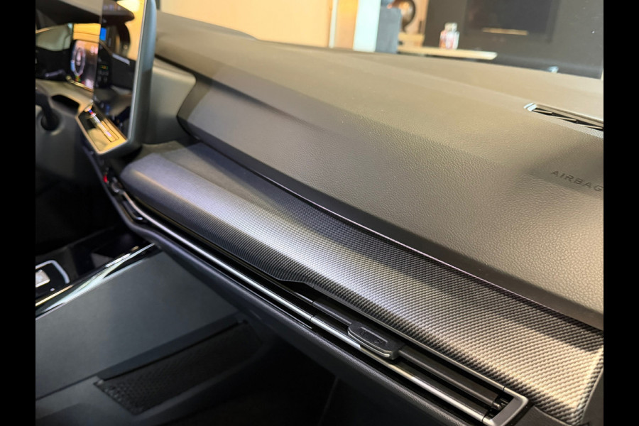 Volkswagen Golf 8.5 1.5 eTSI R-Line Facelift Panorama Camera Nardo