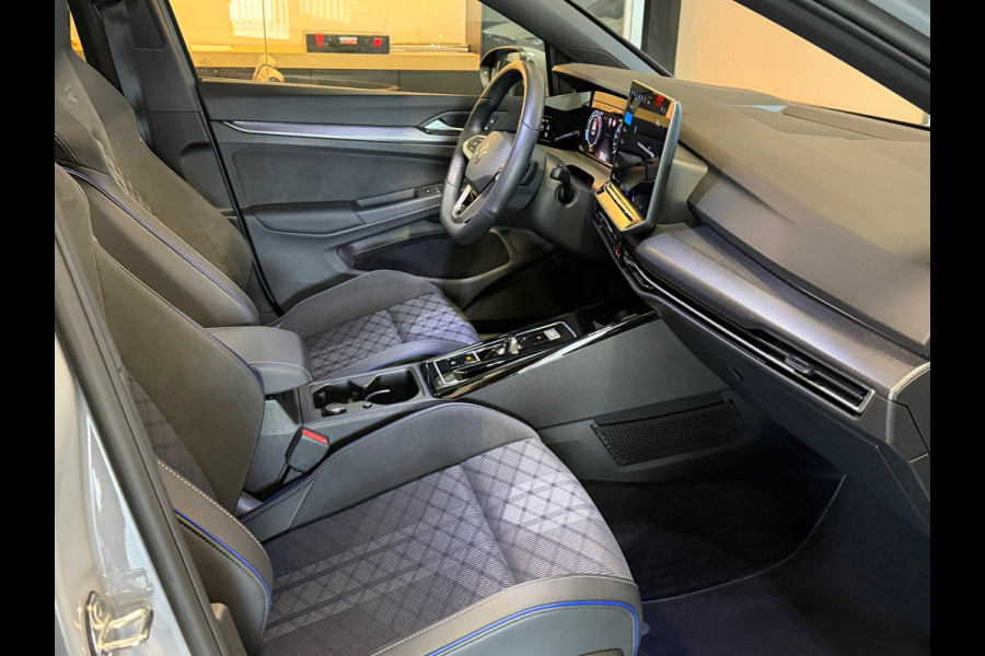 Volkswagen Golf 8.5 1.5 eTSI R-Line Facelift Panorama Camera Nardo