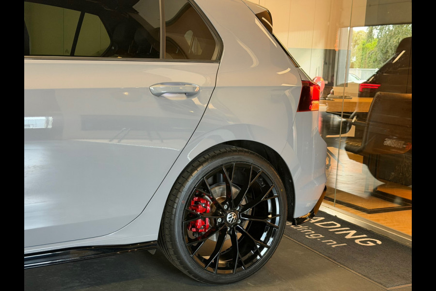 Volkswagen Golf 8.5 1.5 eTSI R-Line Facelift Panorama Camera Nardo