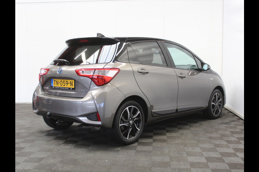 Toyota Yaris 1.5 Hybrid Bi-Tone Plus CLIMATE | LMV16 | AFNBTREKHAAK | CRUISE | LED | NAVI | CAMERA | PANODAK