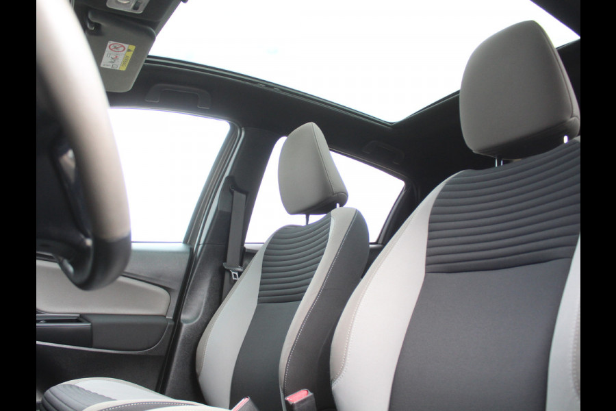 Toyota Yaris 1.5 Hybrid Bi-Tone Plus CLIMATE | LMV16 | AFNBTREKHAAK | CRUISE | LED | NAVI | CAMERA | PANODAK
