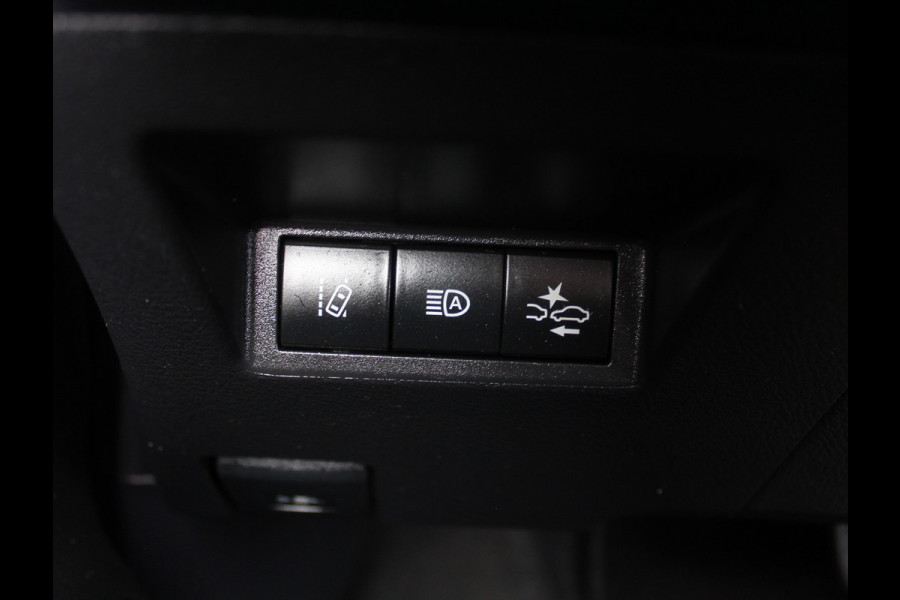 Toyota Yaris 1.5 Hybrid Bi-Tone Plus CLIMATE | LMV16 | AFNBTREKHAAK | CRUISE | LED | NAVI | CAMERA | PANODAK