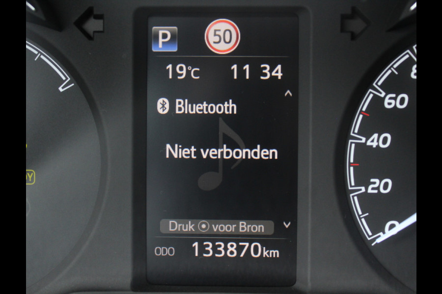 Toyota Yaris 1.5 Hybrid Bi-Tone Plus CLIMATE | LMV16 | AFNBTREKHAAK | CRUISE | LED | NAVI | CAMERA | PANODAK