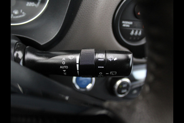 Toyota Yaris 1.5 Hybrid Bi-Tone Plus CLIMATE | LMV16 | AFNBTREKHAAK | CRUISE | LED | NAVI | CAMERA | PANODAK