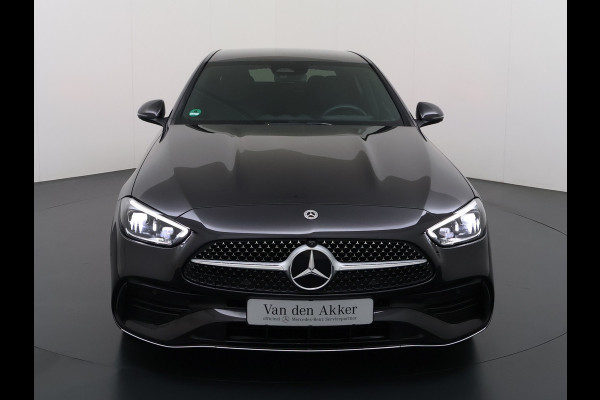 Mercedes-Benz C-Klasse 300e AMG // SoH 99% // Trekhaak // Memory // 360 Camera // Keyless // Elek. Achterklep // Digital Light // Privacy Glass // Carp