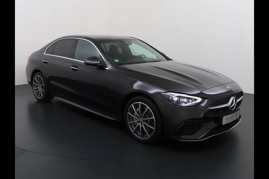 Mercedes-Benz C-Klasse 300e AMG // SoH 99% // Trekhaak // Memory // 360 Camera // Keyless // Elek. Achterklep // Digital Light // Privacy Glass // Carp