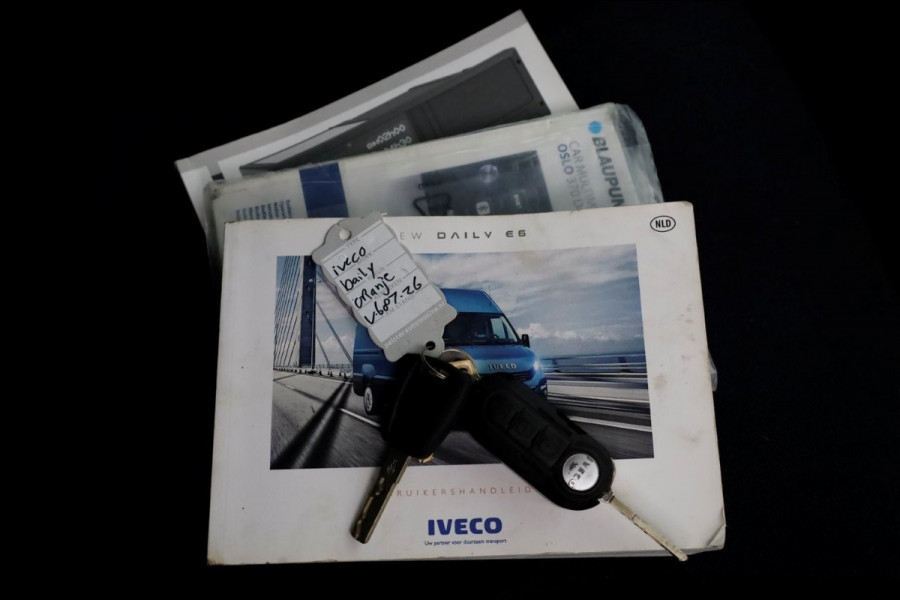 Iveco Daily 35C14 136pk E6 Open Laadbak met laadklep en trekhaak 3500kg 04-2019