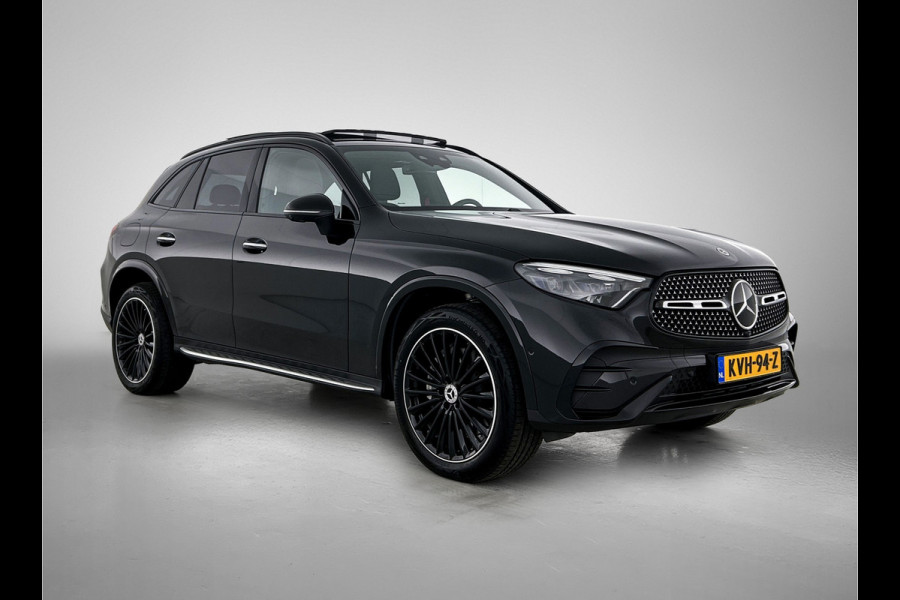 Mercedes-Benz GLC 300 e 4MATIC AMG Plug-In Hybride AMG Line | Night Pakket | Panorama Schuif-Kanteldak | Distronic | Parkeerpakket met 360°-camera. Inclusief 24 maanden Mercedes-Benz Certified garantie voor Europa.