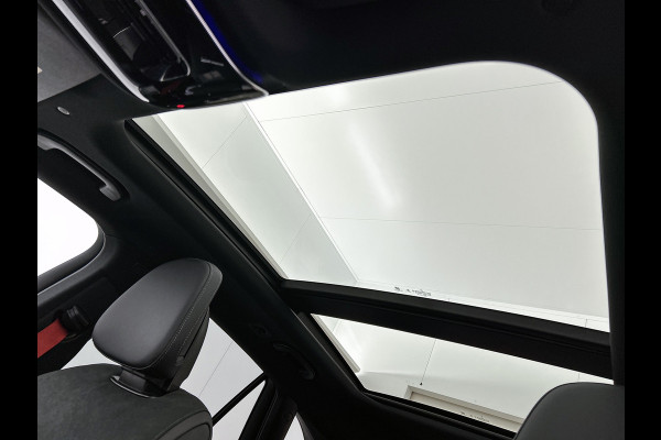 Mercedes-Benz GLC 300 e 4MATIC AMG Plug-In Hybride AMG Line | Night Pakket | Panorama Schuif-Kanteldak | Distronic | Parkeerpakket met 360°-camera. Inclusief 24 maanden Mercedes-Benz Certified garantie voor Europa.