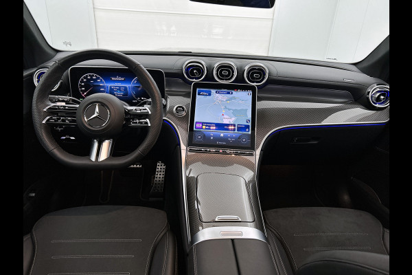 Mercedes-Benz GLC 300 e 4MATIC AMG Plug-In Hybride AMG Line | Night Pakket | Panorama Schuif-Kanteldak | Distronic | Parkeerpakket met 360°-camera. Inclusief 24 maanden Mercedes-Benz Certified garantie voor Europa.