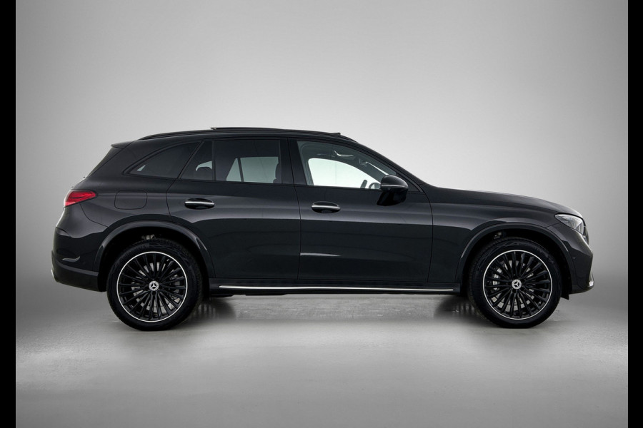 Mercedes-Benz GLC 300 e 4MATIC AMG Plug-In Hybride AMG Line | Night Pakket | Panorama Schuif-Kanteldak | Distronic | Parkeerpakket met 360°-camera. Inclusief 24 maanden Mercedes-Benz Certified garantie voor Europa.